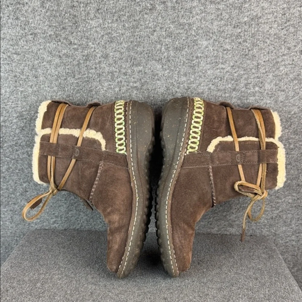 UGG Cove‎ Women's Chocolate Brown Shearling Boots Size 8
